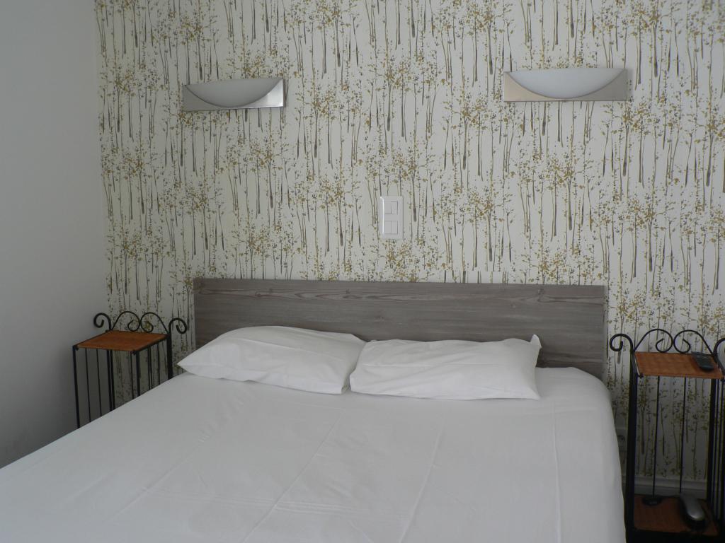 Hôtel Les Alizés Biarritz Szoba fotó