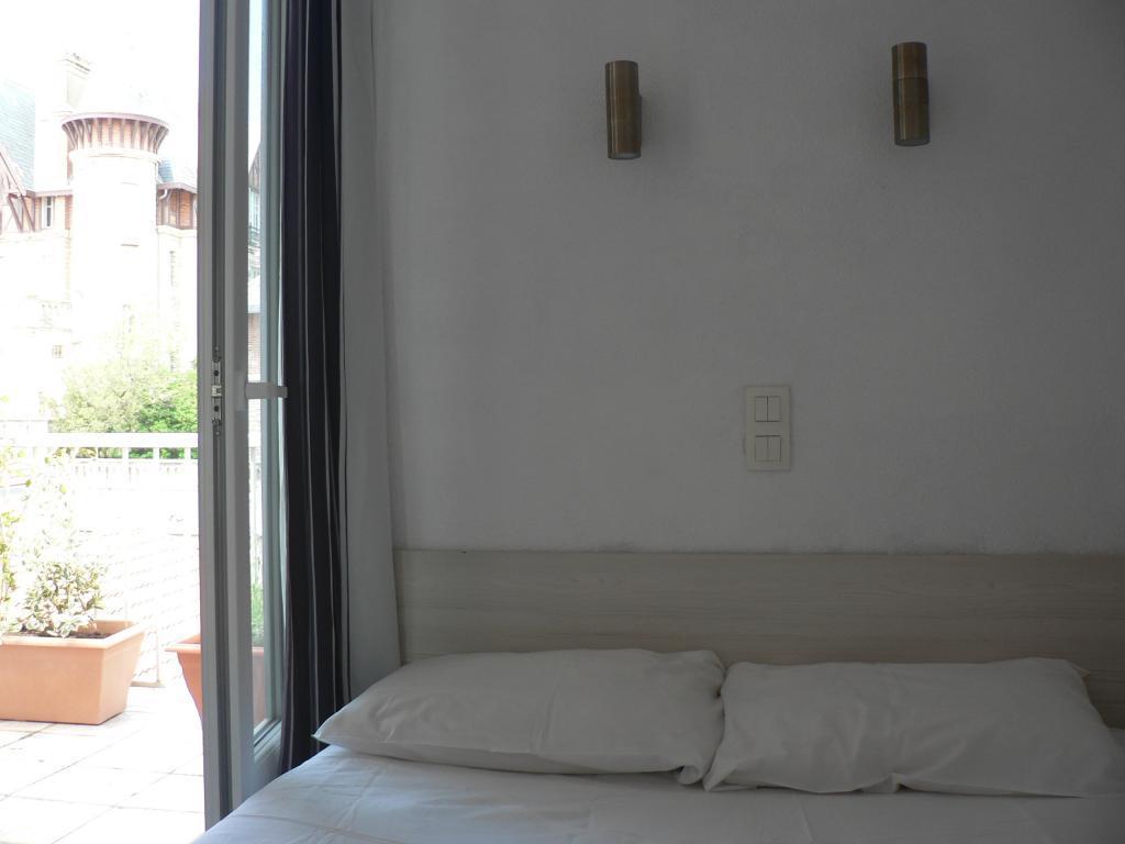 Hôtel Les Alizés Biarritz Szoba fotó